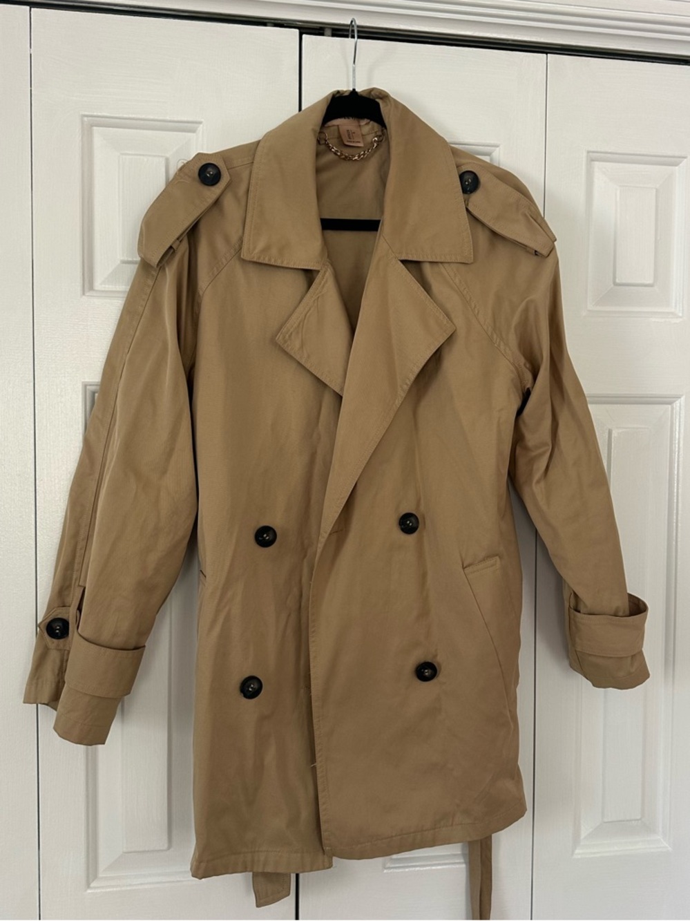 Casual Light Short Trench Coat in Khaki